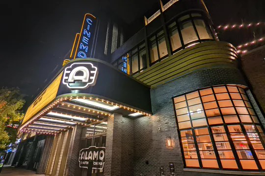 Sony acquiert la chaîne de cinéma américaine Alamo Cinemas et conservera son expérience unique en matière de visionnage de films et de restauration