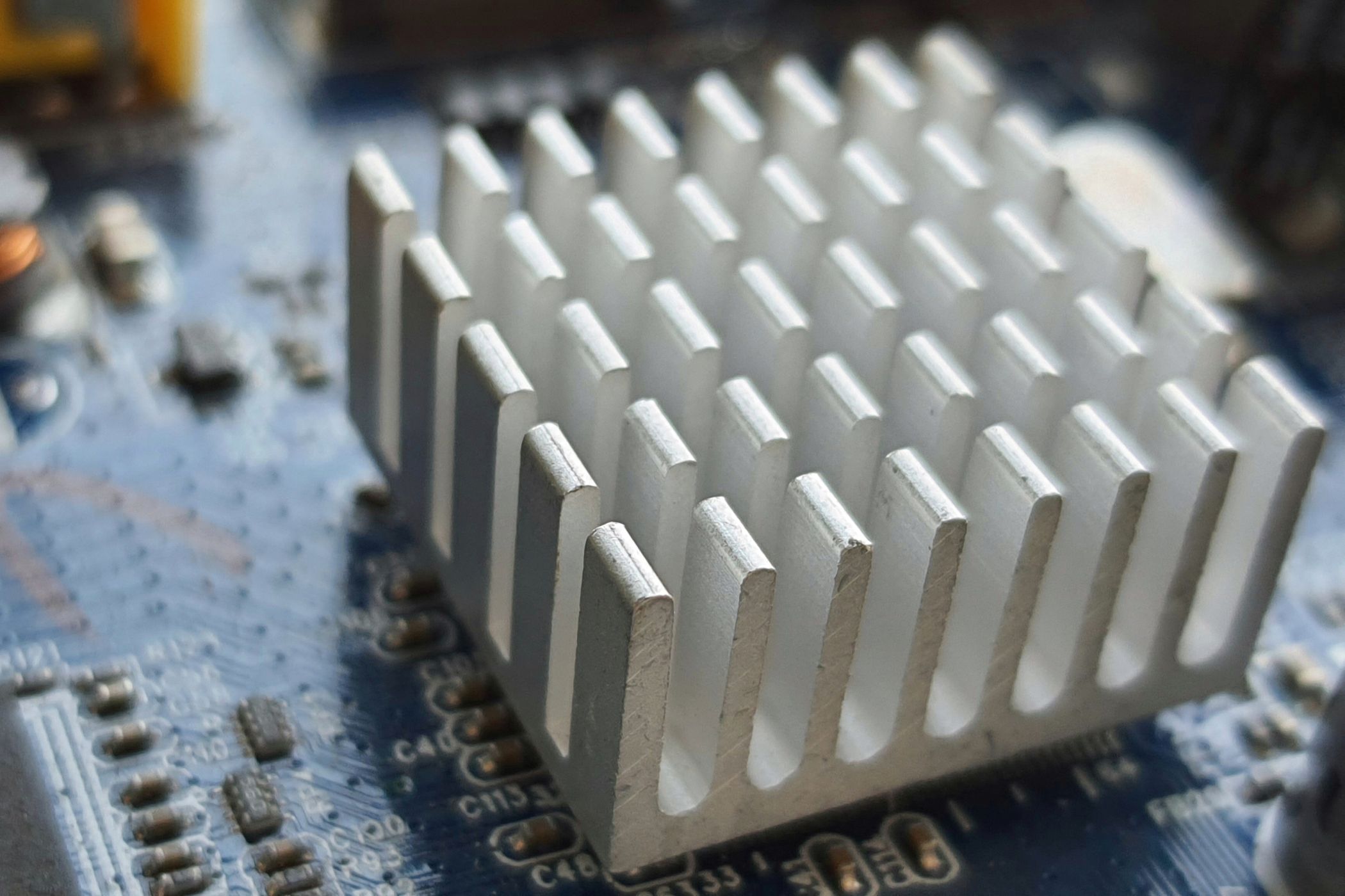 Phones Are As Powerful As PCs, So Why Don't They Need Fans?