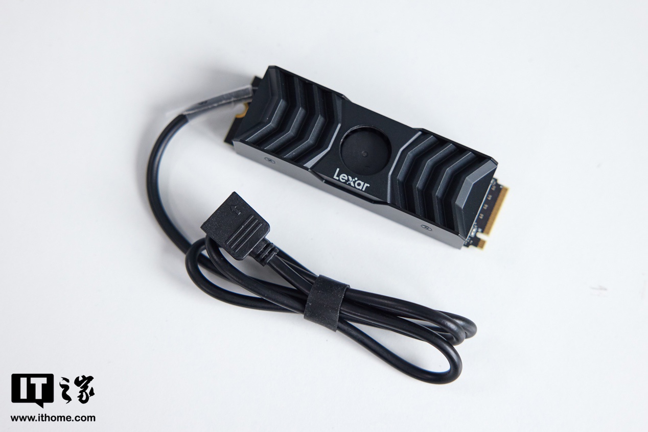 雷克沙 NM1090 PCIe5.0 Gen5x4 NVMe 固态硬盘图赏:全副武装的读写性能怪兽