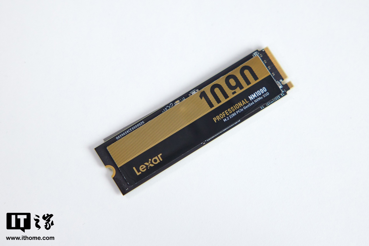 雷克沙 NM1090 PCIe5.0 Gen5x4 NVMe 固态硬盘图赏:全副武装的读写性能怪兽