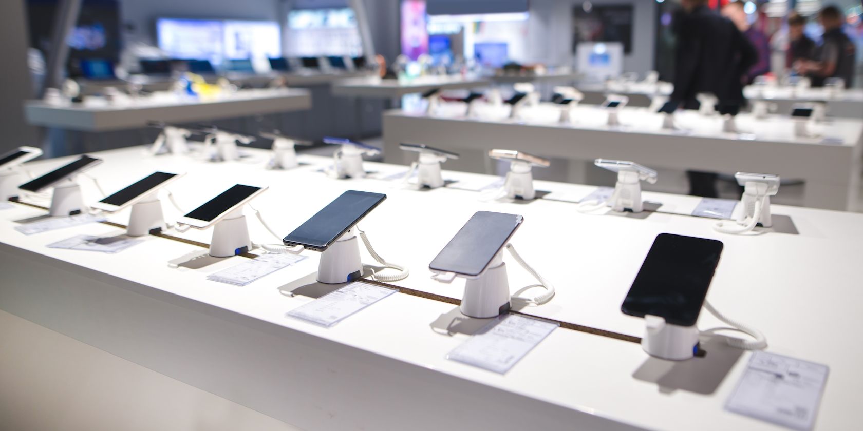 What's the Difference Between Samsung and Android Phones?