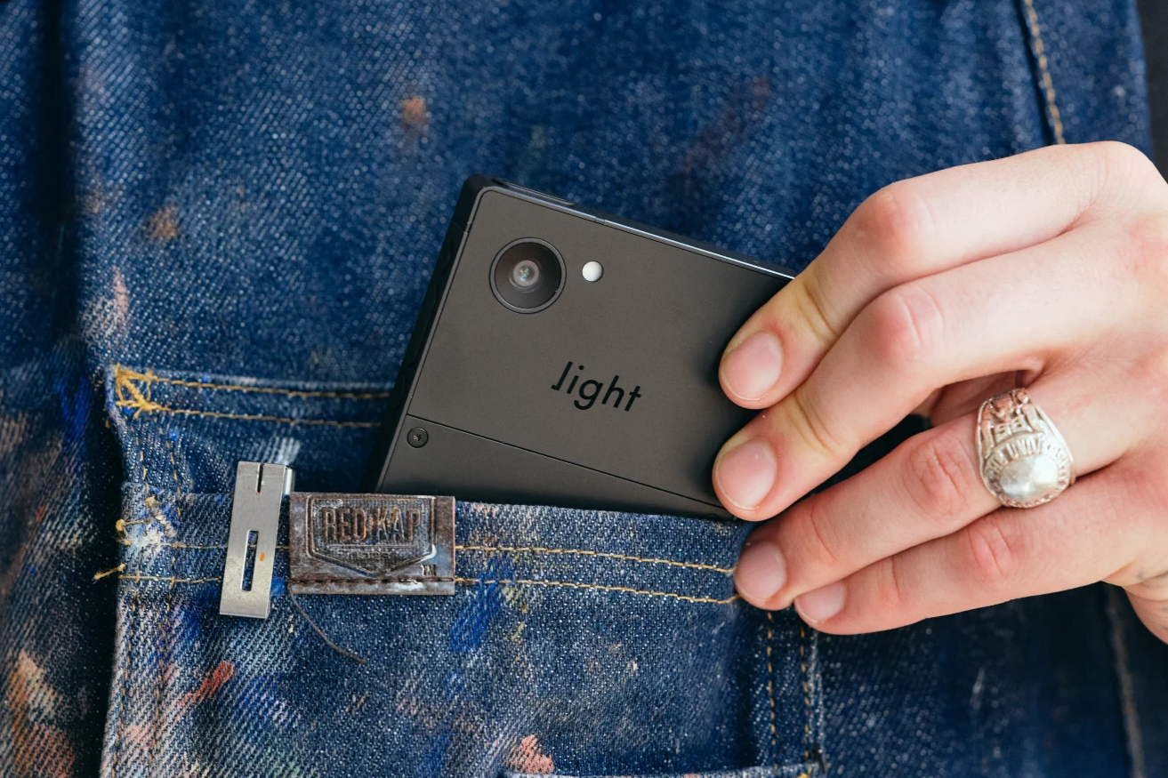 Why I Pre-Ordered the Light Phone 3, a Minimalist Phone With Screws and a Wheel