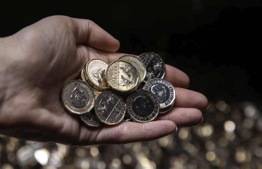 King Charles' £1 coin featuring British bees buzzes into circulation