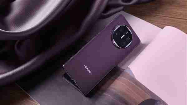 Huaweis foldable screen hits record high: Q1 panel procurement share 55%