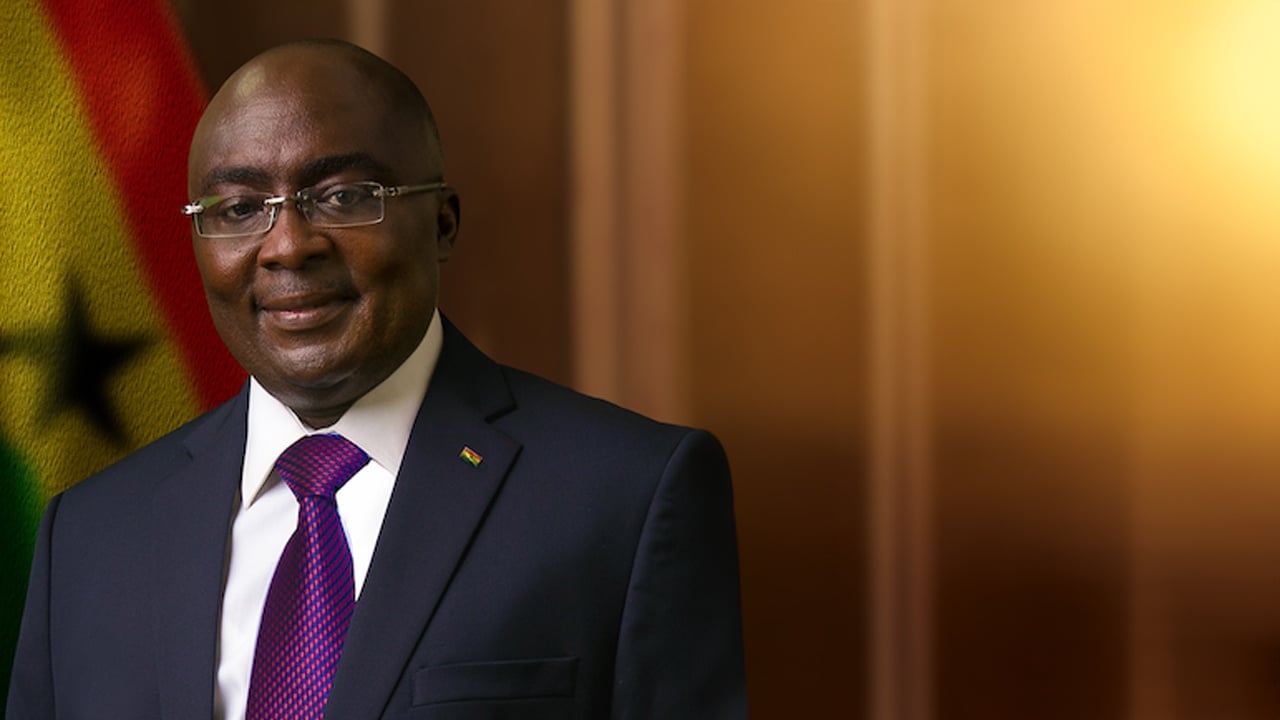 Ghana Must Diversify Economy First, Banking Consultant Warns as Bawumia Pledges to Back Cedi with Gold