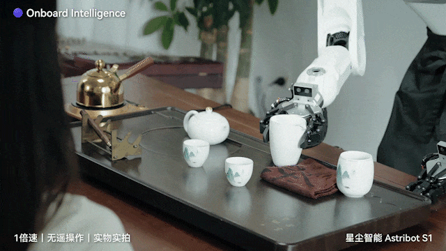 At the World Robot Conference, this domestic robot carrying the hope of future elderly care was surrounded