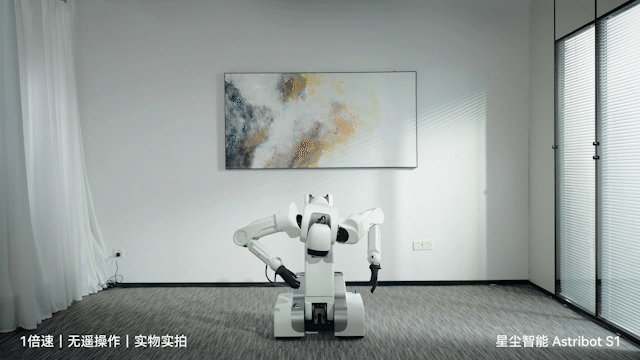 At the World Robot Conference, this domestic robot carrying the hope of future elderly care was surrounded