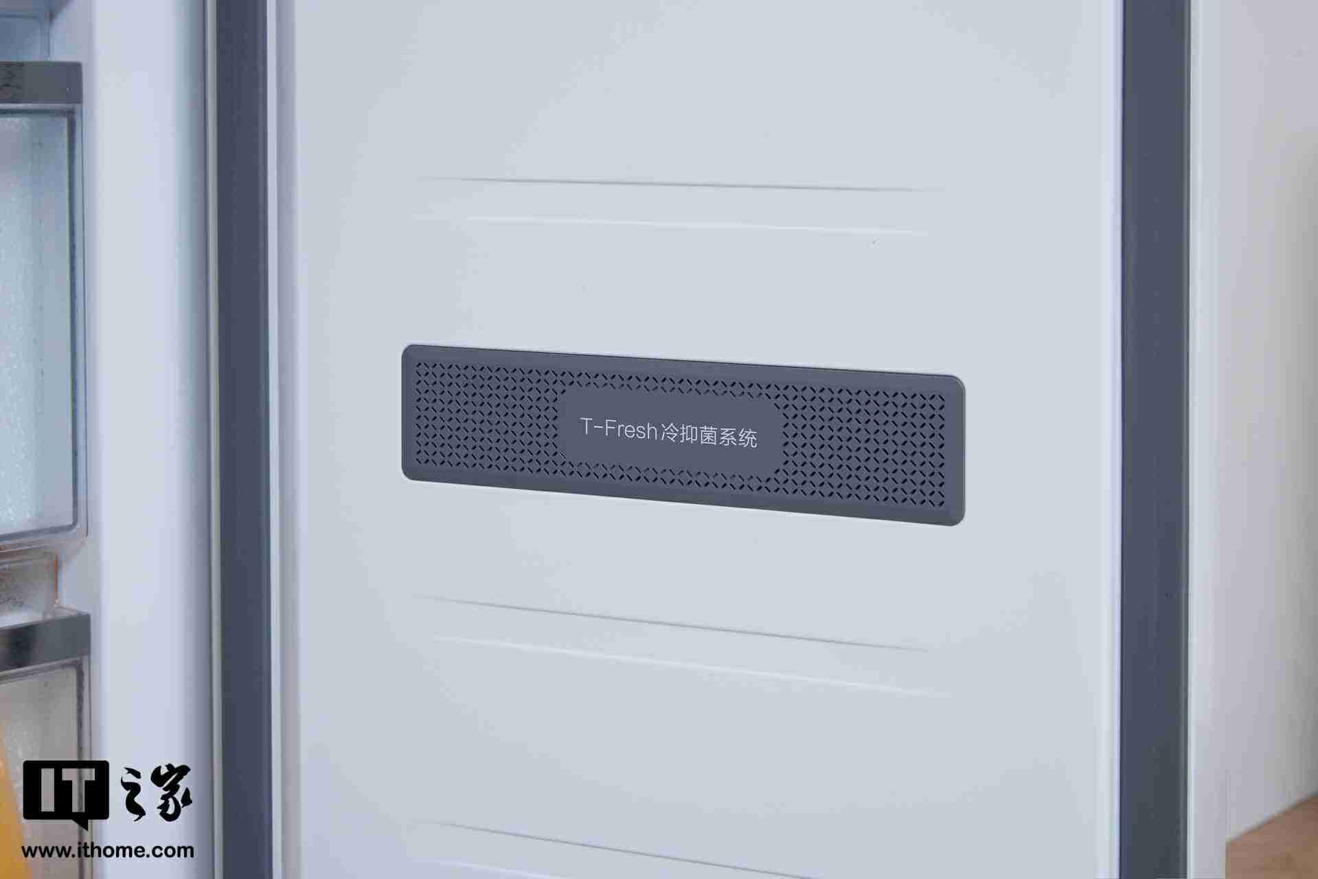 58cm 真平嵌设计:TCL 双系统超薄平嵌冰箱 T9 Pro 图赏