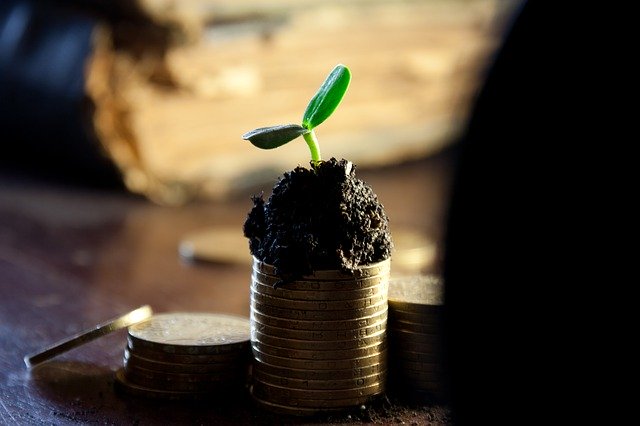 Coinbase Global Inc (COIN) Stock Insiders Sold Shares Ahead of Downgrades
