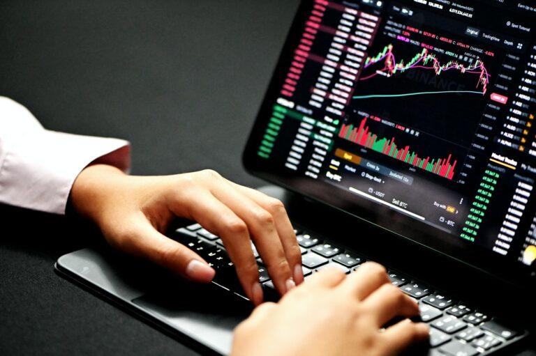 Sentiment in the Cryptocurrency Market Dips Into 'Extreme Fear” After BTC Drops Below K