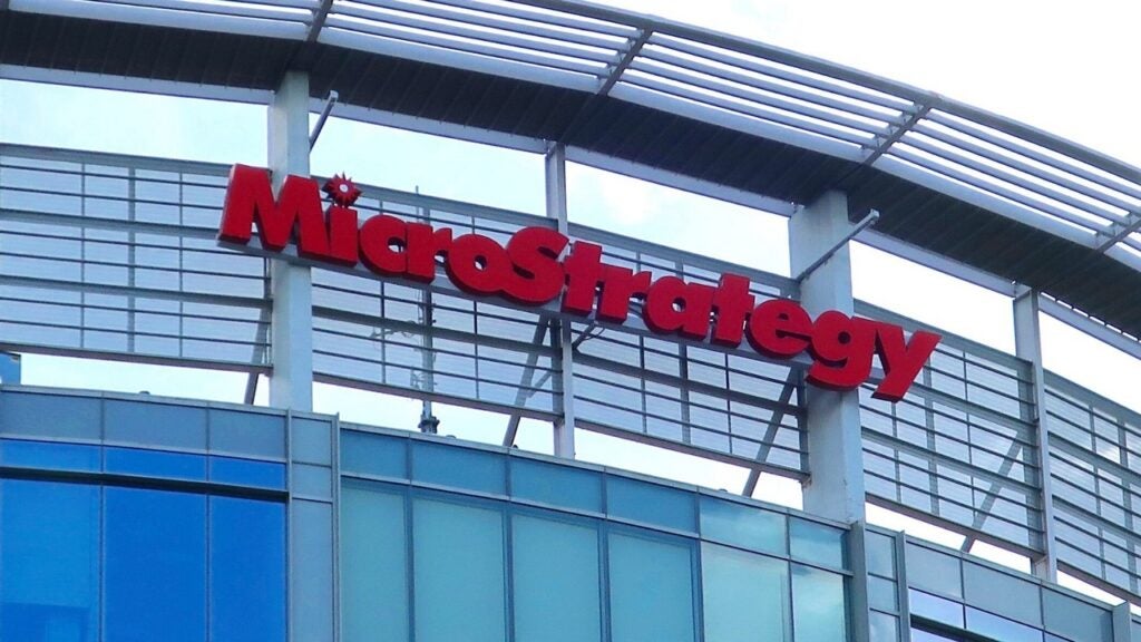 MicroStrategy (MSTR) 주식 차트는 강한 강세 모멘텀을 나타냅니다