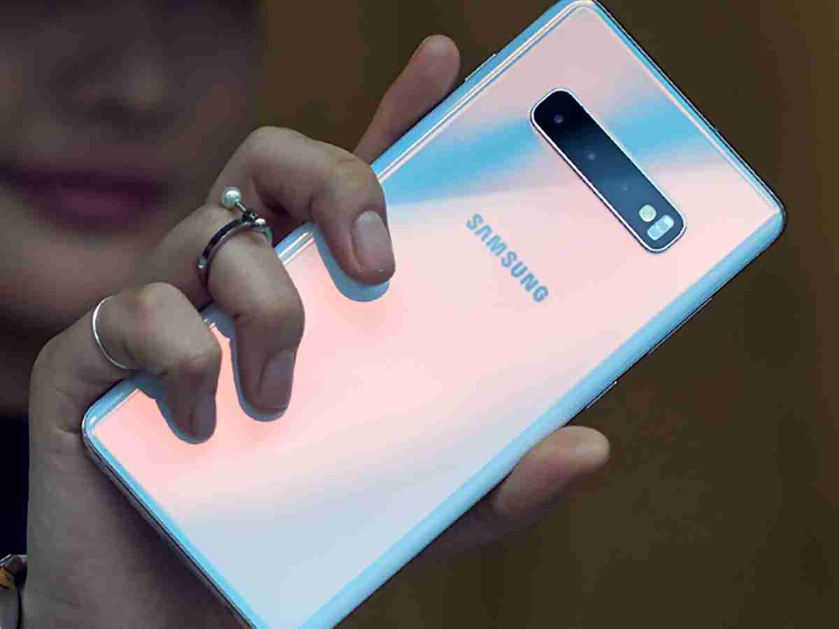 The extra lenses in your smartphone’s camera, explained