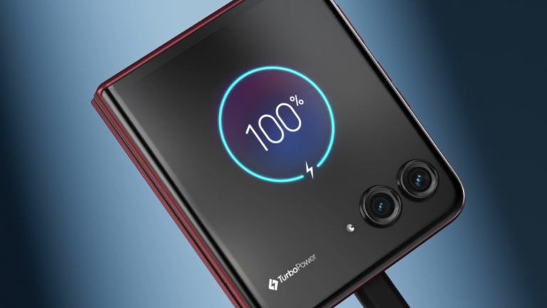 Moto Razr Ultra (2025) vs. Samsung Galaxy Z Flip 6
