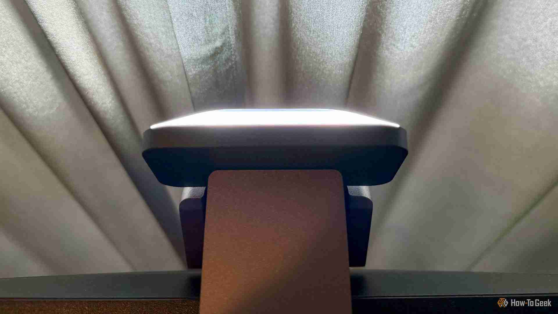 Benq Screenbar Halo 2 검토 : 무선 제어 기능이있는 전면 및 후면 모니터 조명