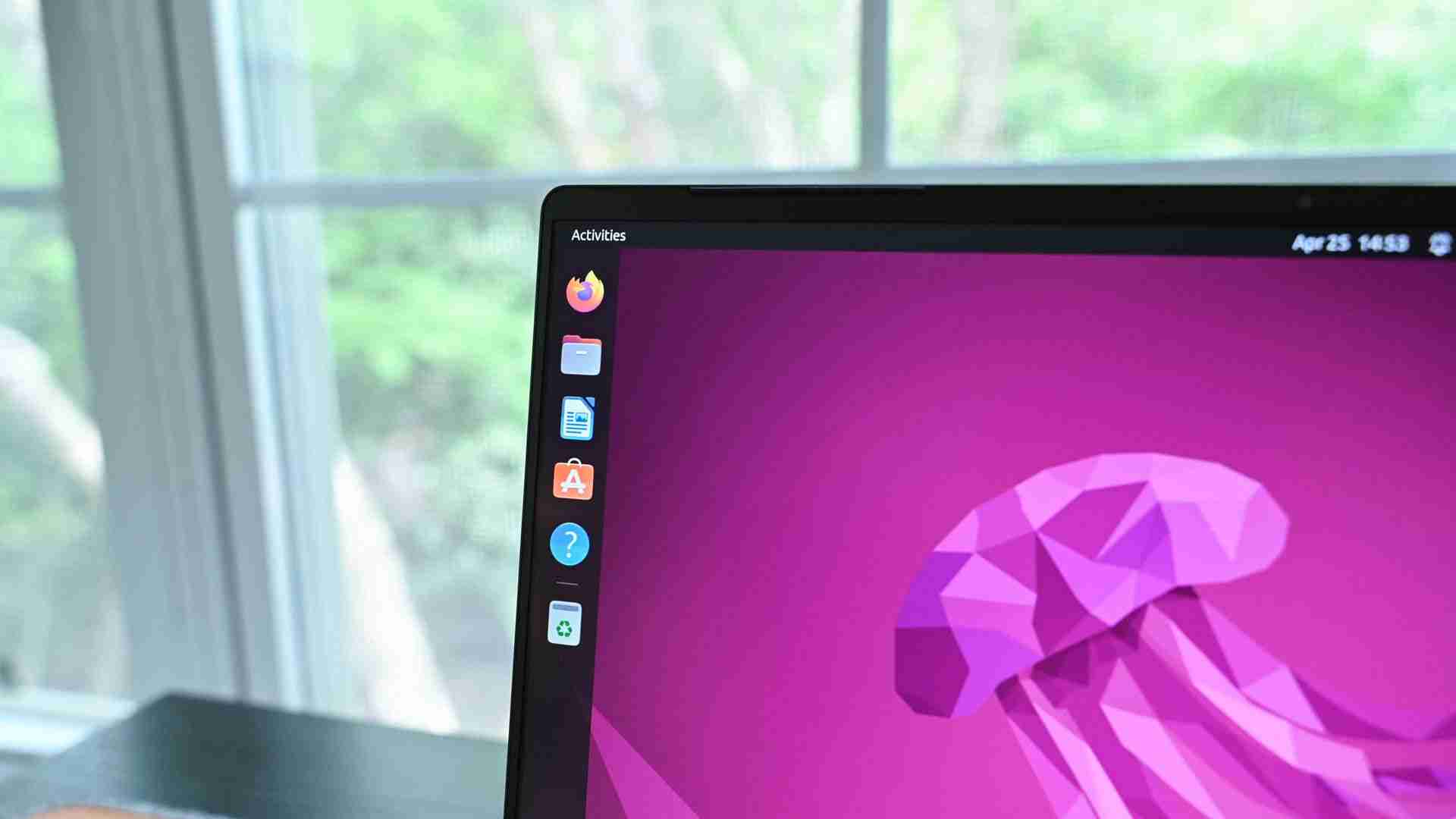 내 노트북이 Windows 11으로 업그레이드 할 수 없으므로 Linux로 전환했습니다.