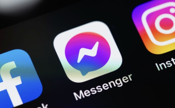 Cara memasukkan seseorang ke bahagian atas senarai sembang messenger anda