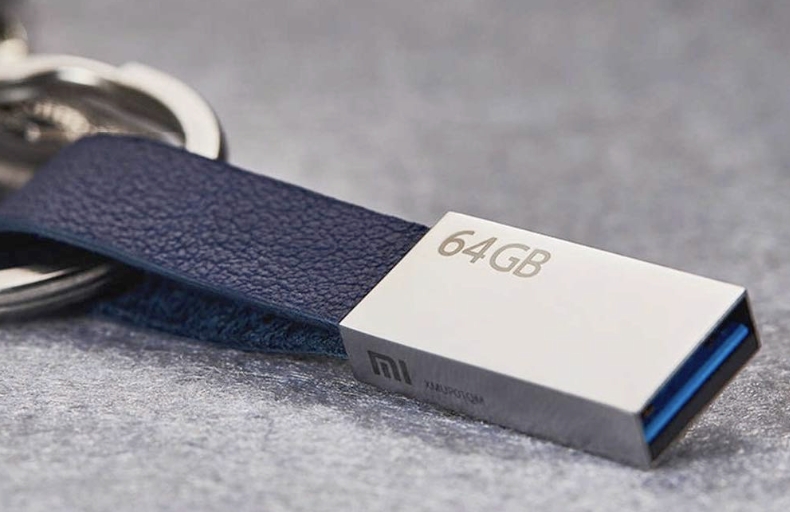 How do I use a U disk?