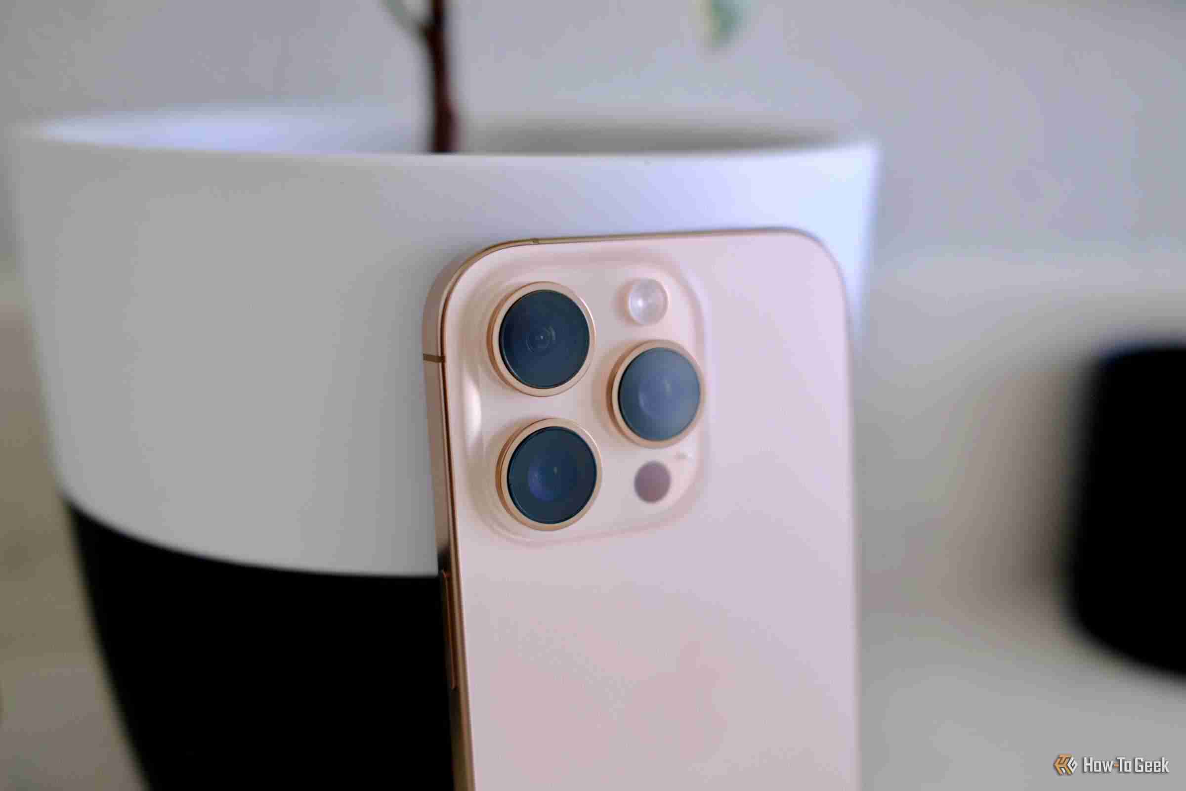 Pixel 10 Pro vs iPhone 16 Pro: Tensor G5 bagus, tetapi Apple A18 Pro lebih baik
