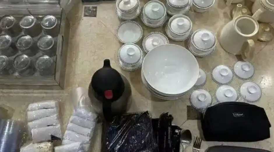 南航职工被妻子用PPT举报 偷拿飞机物资放素中称“不拿自不拿”