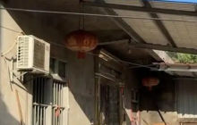 绑在厕所近17天!12岁女孩被继母生父致死,案发地大门紧锁