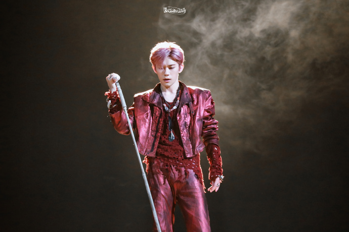 易烊千玺成都演唱会开票秒空，“黄牛”报价已过万 - php中文网