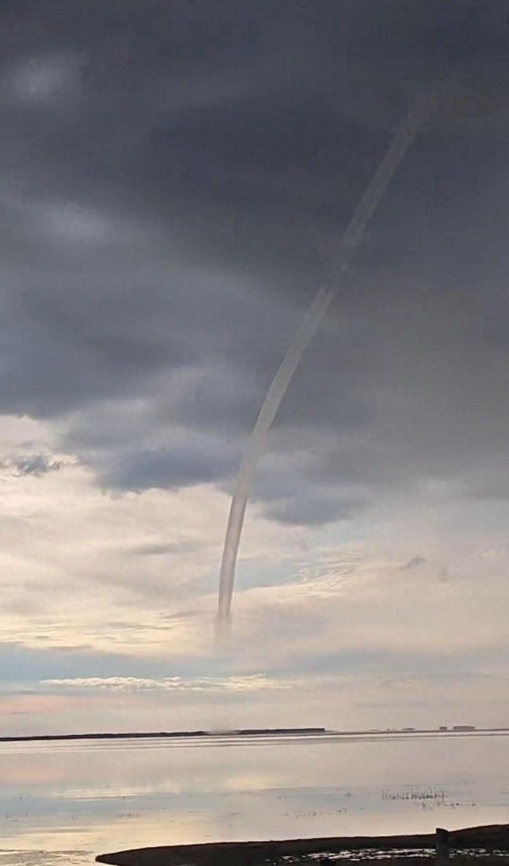 黑龙江一地惊现“龙吸水”是怎么回事?详情介绍 - php中文网