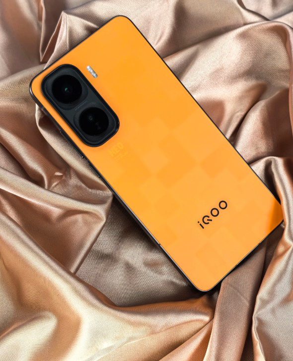 iQOO Neo11详细参数:骁龙8 Elite+Q2自研独显芯片,IP68+IP69! - php中文网