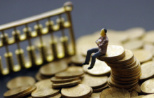 加大消费信贷支持力度 形成“政府补贴+金融支持+商家优惠”组合拳