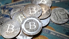 Bitcoin memecah paras tertinggi baru, dogecoin melantun dengan kuat, akan Ethereum bersaing dengan laju