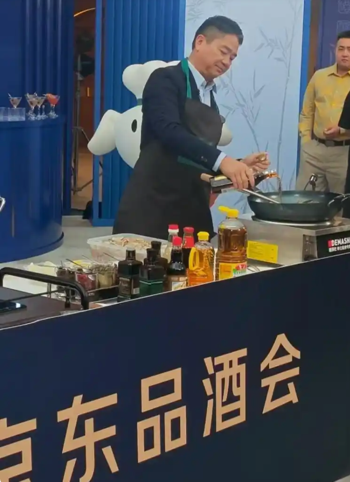 京东刘强东发声：兴哥我很尊重，我们不应该变成仇人