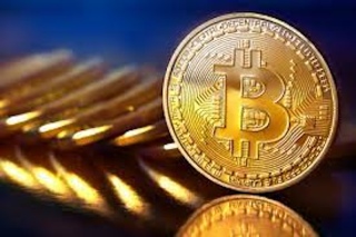 比特币、以太坊因紧张局势下跌，抹去周一涨幅