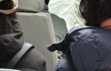 景区司机戴黑头罩被指像“劫匪”,网友:这要不是在国内,我都不敢上车