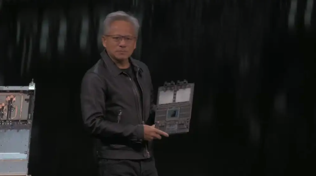 反驳“AI泡沫论”,展示下一代超级芯片,并宣布入股诺基亚