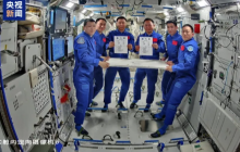 神舟二十号载人飞船疑遭空间微小碎片撞击，官方：为确保安全，返回任务将推迟