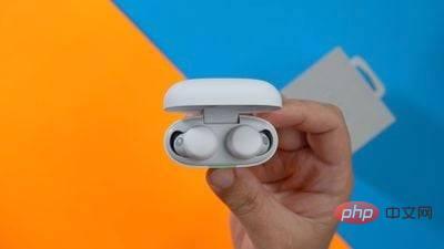 Apple 的 AirPods Pro 与索尼的 LinkBuds S 耳塞