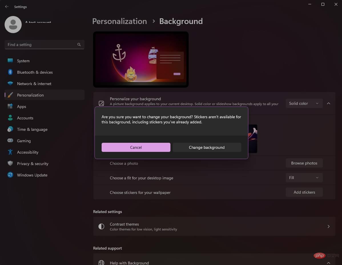 如何在 Windows 11 22H2 中启用和使用隐藏的桌面贴纸