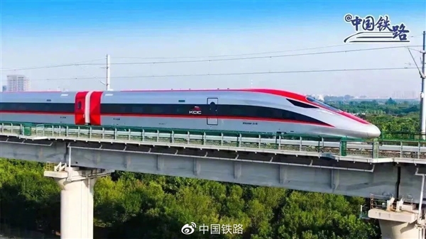 中国高铁首次海外建设项目：雅万高铁全面接触网送电成功