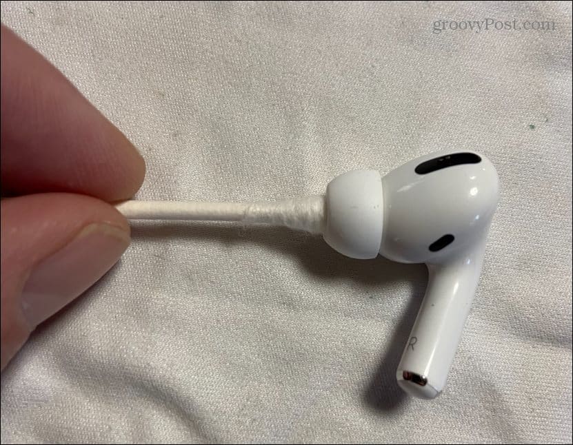 如何清洁 AirPods