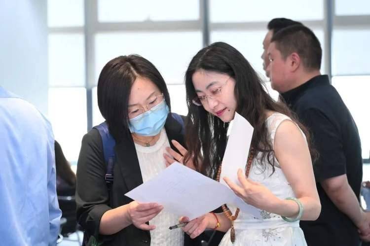 深化境内外投资促进交流，中法人工智能领军者齐聚北外滩