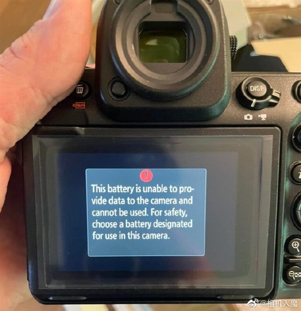 尼康Z8相机禁用第三方电池，用户权益引发关注