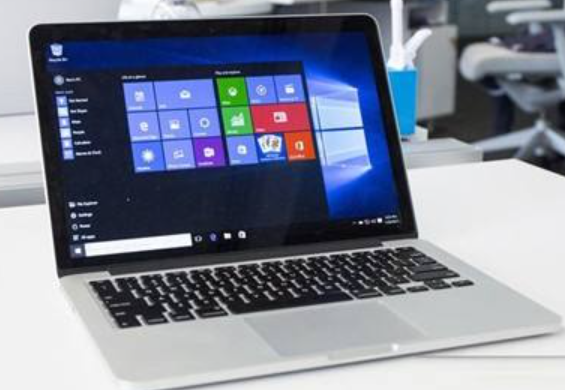 What should I do if Win10 prompts that the computer is shutting down and preparing windows? Please do not shut down the computer.
