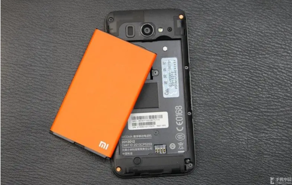 欧盟最严电池法规获批：手机将配备可更换电池