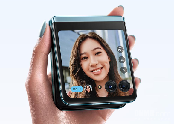 重写后的标题为:moto razr 40系列:七夕必备的浪漫示爱神器,展现出色颜值与创意体验!