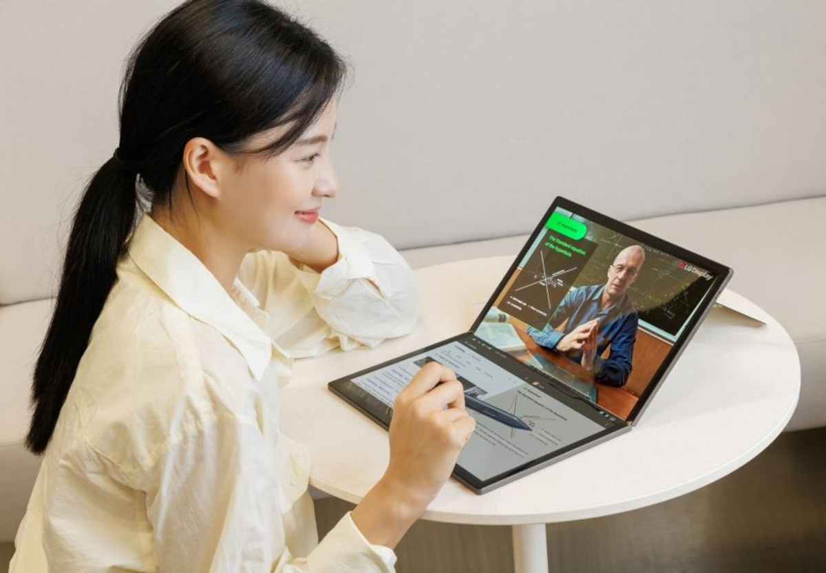 LG 顯示開(kāi)始量產(chǎn) 17 英寸筆記本電腦 OLED 折疊屏
