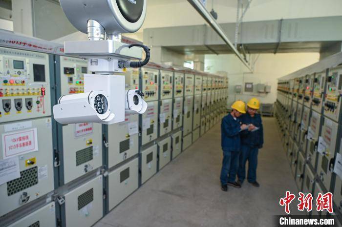 Changji, Xinjiang: Intelligent inspection robots on duty to ensure power supply