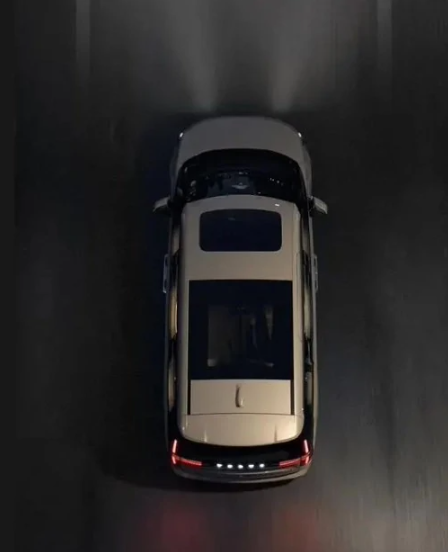 沃尔沃电动MPV EM90发布新预告,向经典Duett致敬