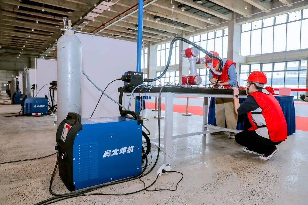 行业聚势 启运未来 | 节卡机器人助力2023上海市“张江机器人谷杯”机器人大赛