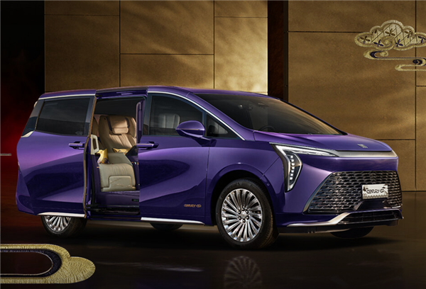 别克世纪CENTURY联手郭培，打造高定系列，售价108.99万元