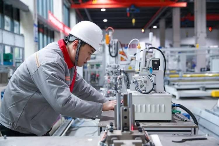 最美生产线丨走进中建材凯盛机器人（上海）有限公司