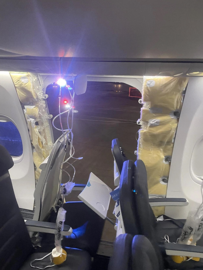 波音回应 737 MAX 9 飞行事故：正在收集更多信息并与客户取得联系